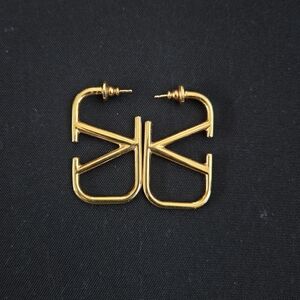 Elegant Gold Geometric Earrings